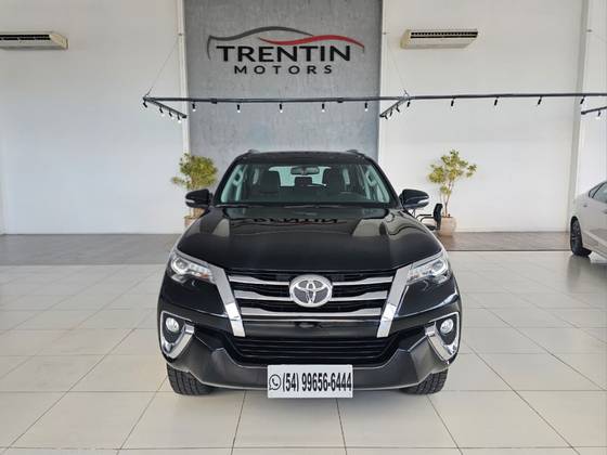 TOYOTA HILUX SW4 2.8 SRX 4X4 16V TURBO INTERCOOLER DIESEL 4P AUTOMÁTICO TOYOTA HILUX SW4 2.8 SRX 4X4 16V TURBO INTERCOOLER DIESEL 4P AUTOMÁTICO